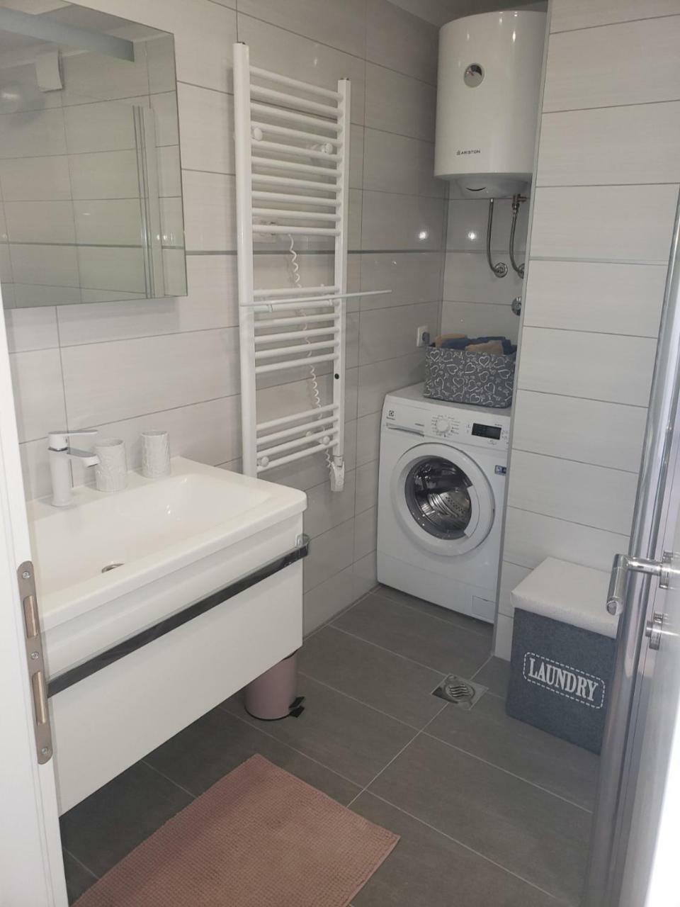 Apartment Pjero Split Eksteriør billede